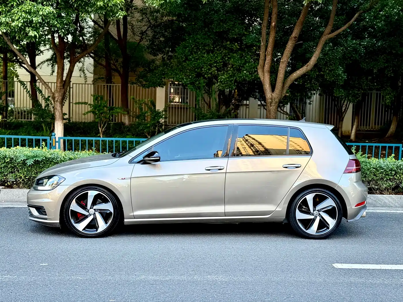 Volkswagen Golf 2020 280TSI DSG Luxury фото 12