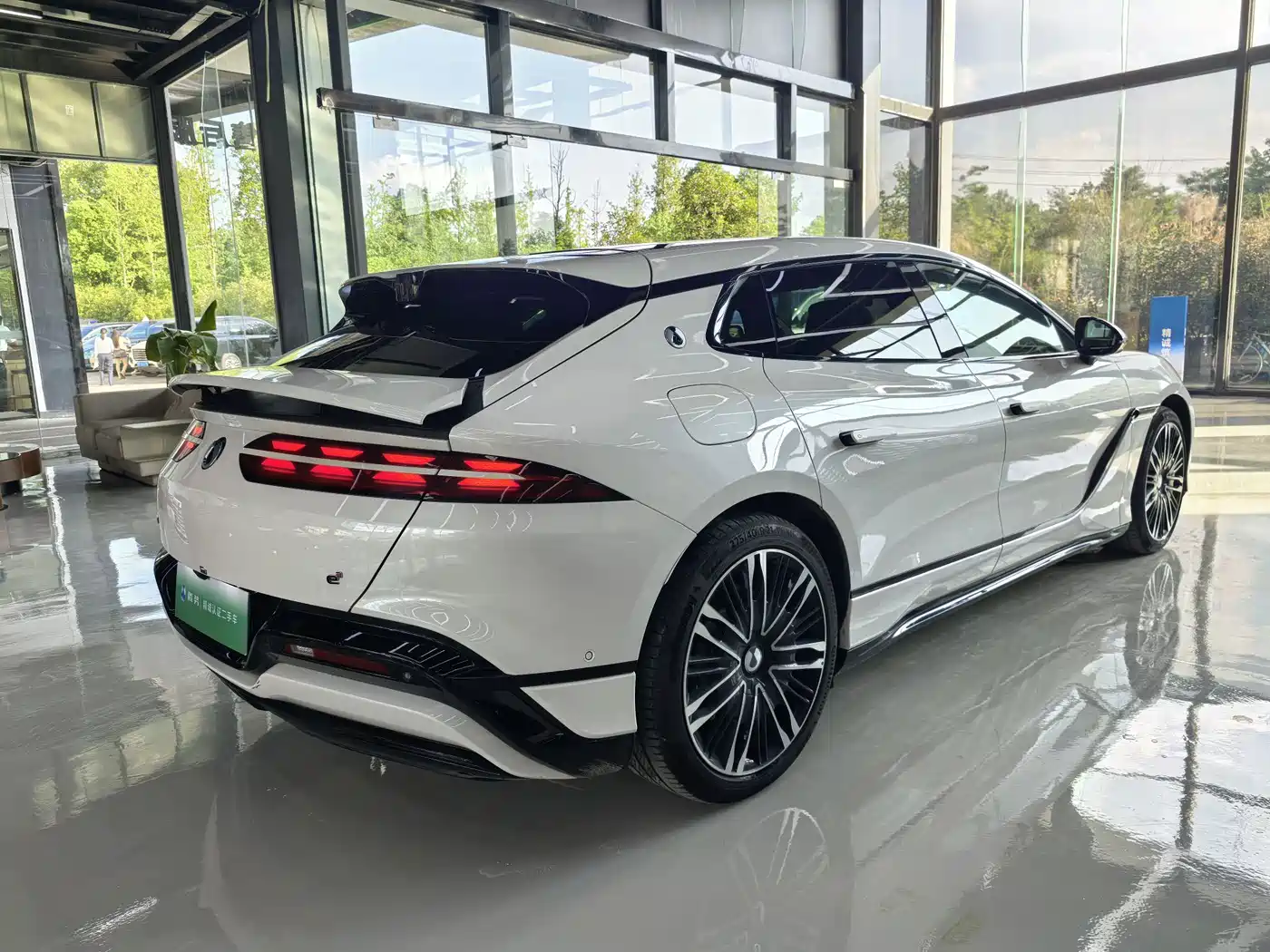 Denza Z9GT 2024 1100 AWD Ultra Edition фото 14