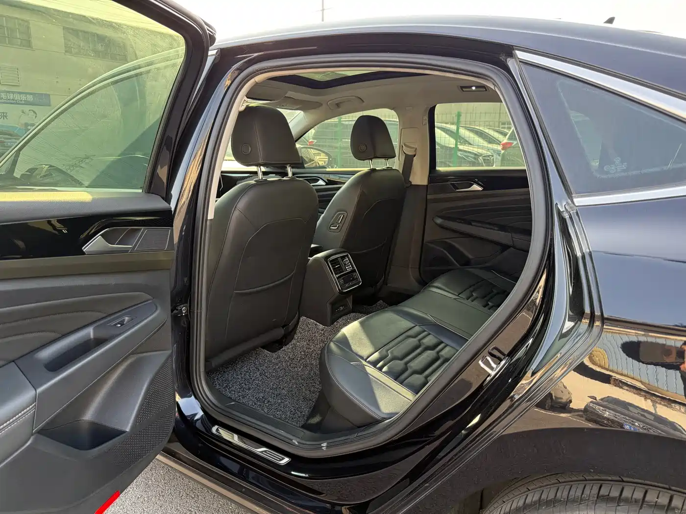Volkswagen Passat 2021 Model 330TSI Elite Edition фото 13
