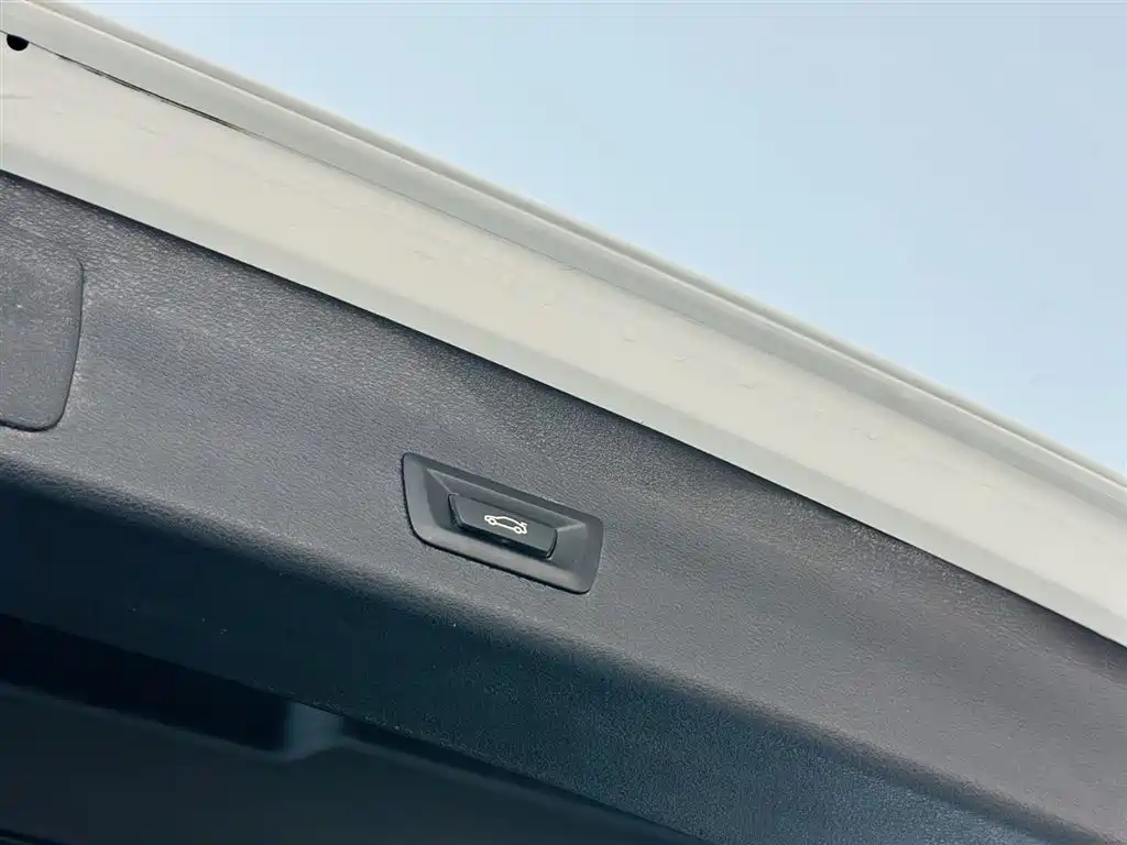 BMW X1 2019 sDrive18Li Fashion Model фото 25