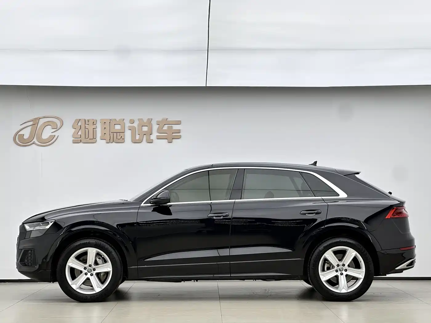 Audi Q8 2019 45 TFSI Luxury Elegance фото 3
