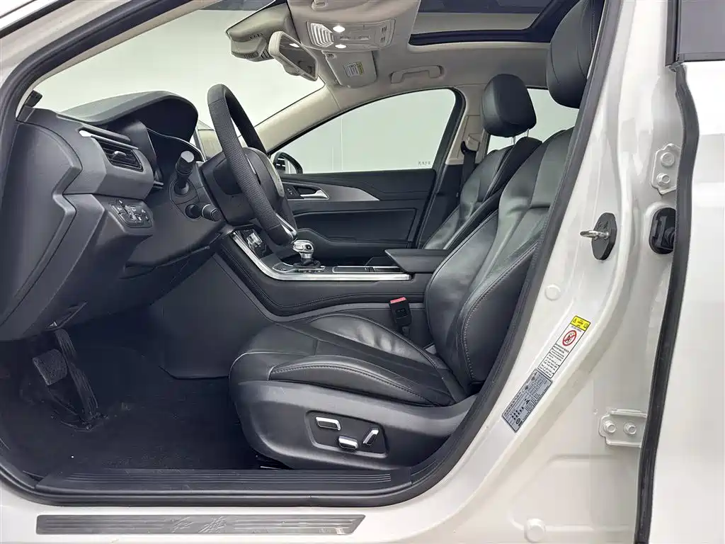 Hongqi H5 2022 Classic Facelift 1.8T Automatic Smart Connect Flag Enjoyment Edition фото 6