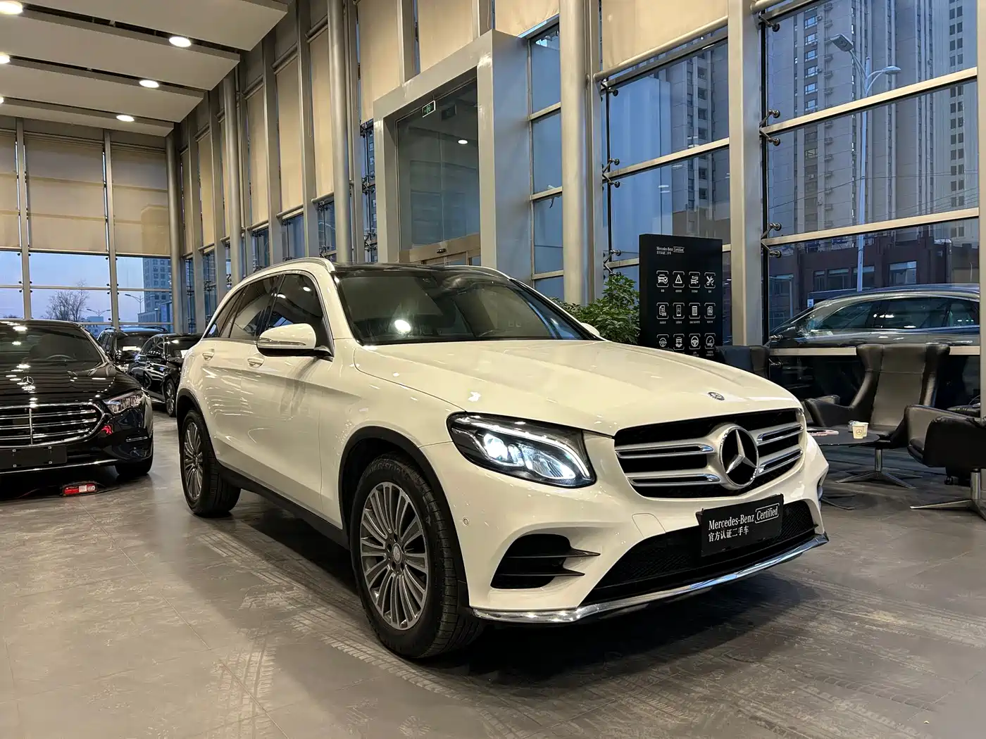 Mercedes-Benz GLC 2017 GLC 260 4MATIC Dynamic фото 3