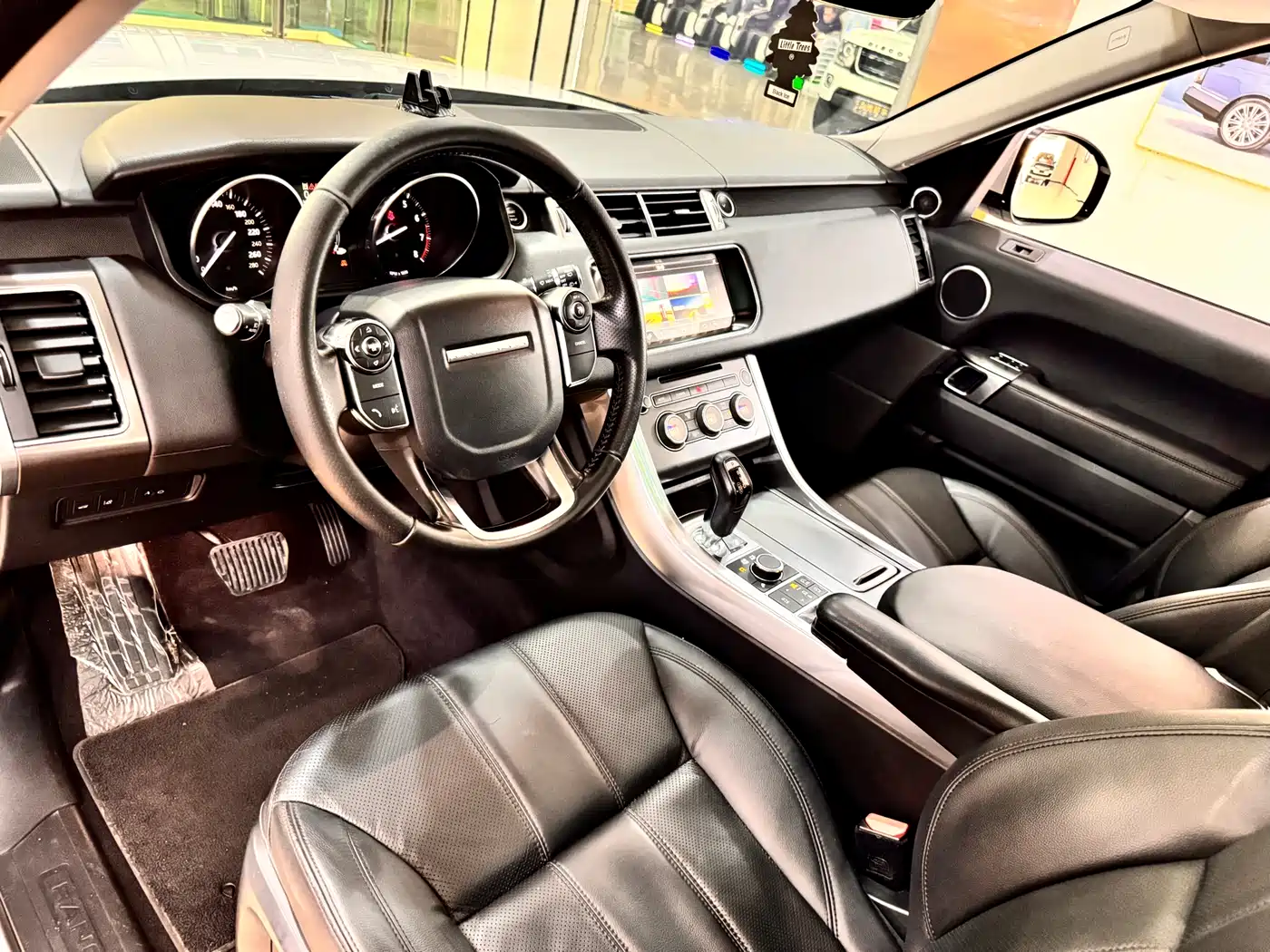 Фото 10 - Land Rover Range Rover Sport