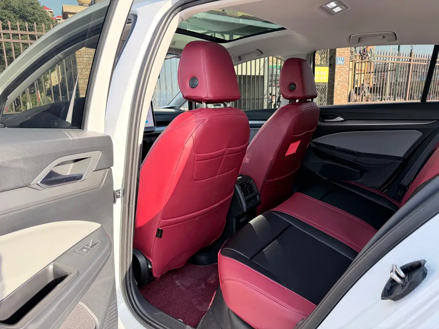 Volkswagen Golf 2025 300TSI фото 7