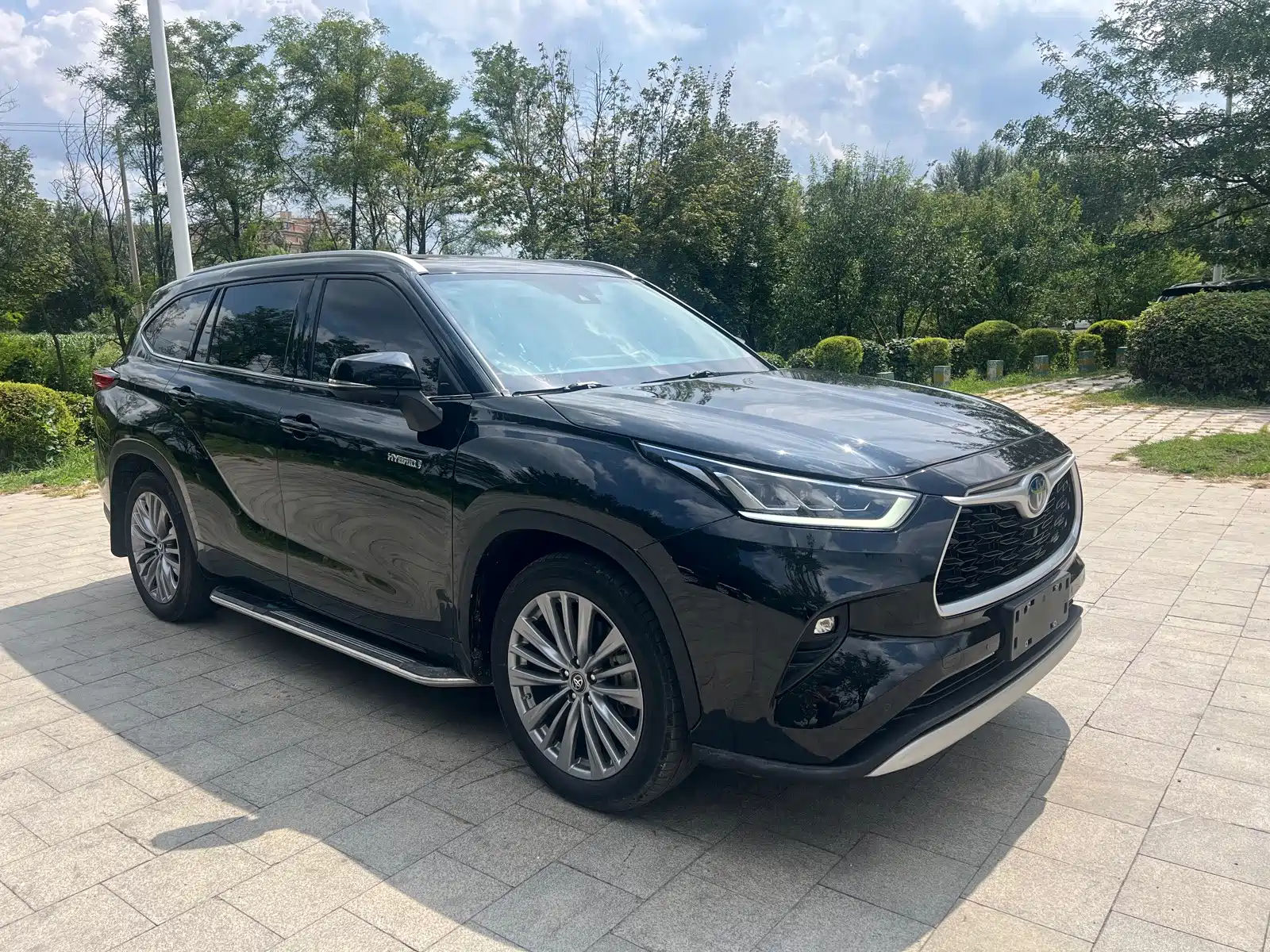 Photo 1 - Toyota Highlander