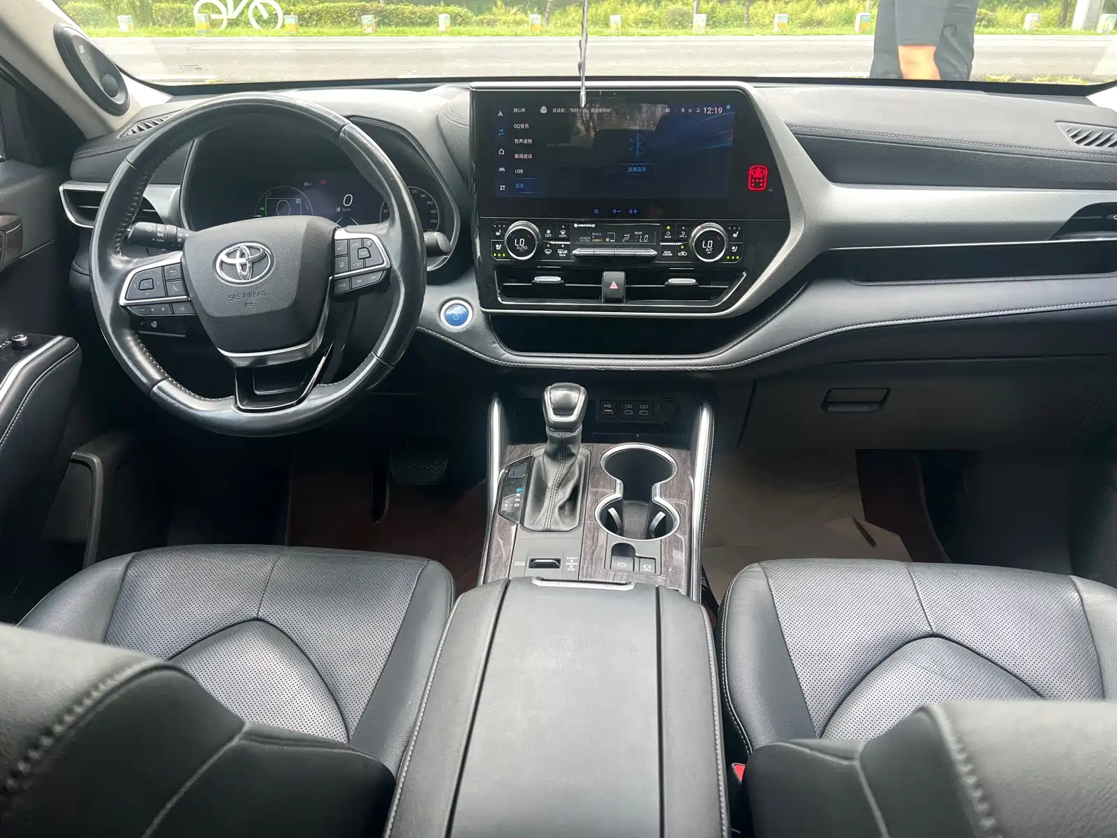 Photo 5 - Toyota Highlander