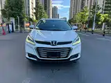 Фото 1 - Luxgen U6 SUV