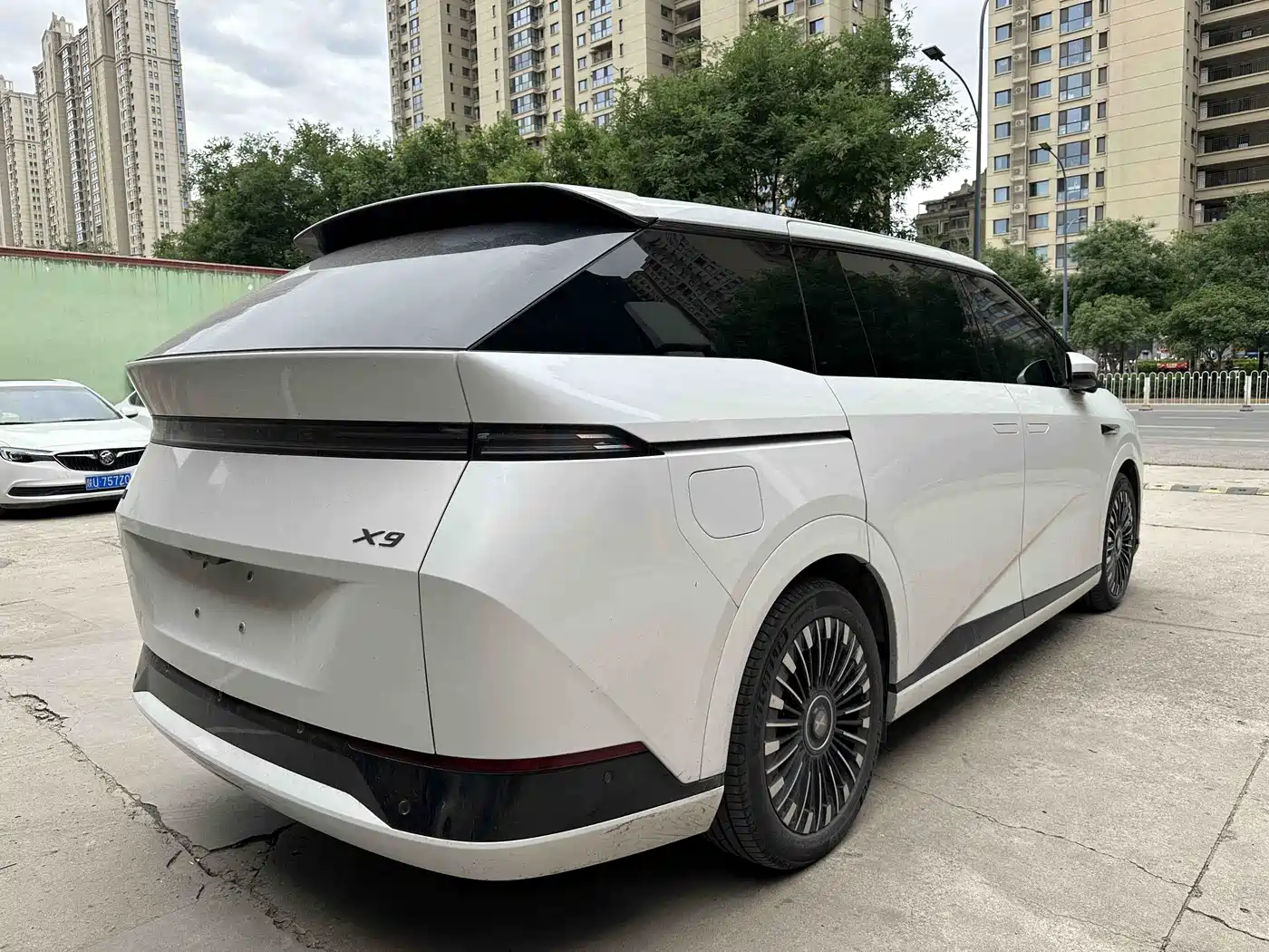 Фото 4 - XPeng X9