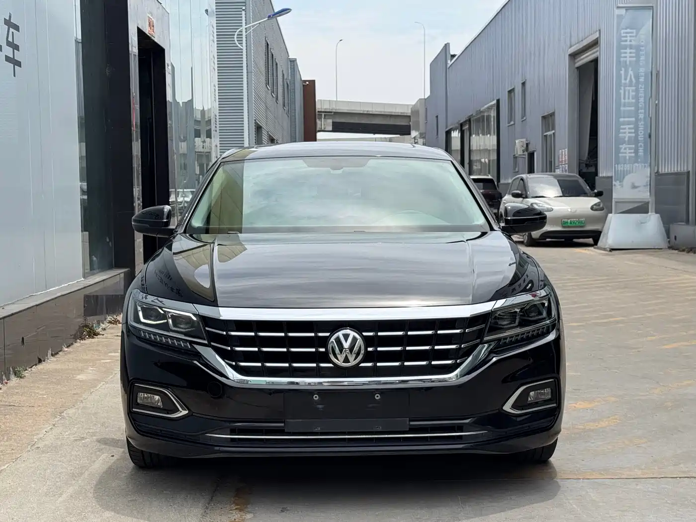 Volkswagen Passat 2019 330TSI Luxury Edition China VI фото 2