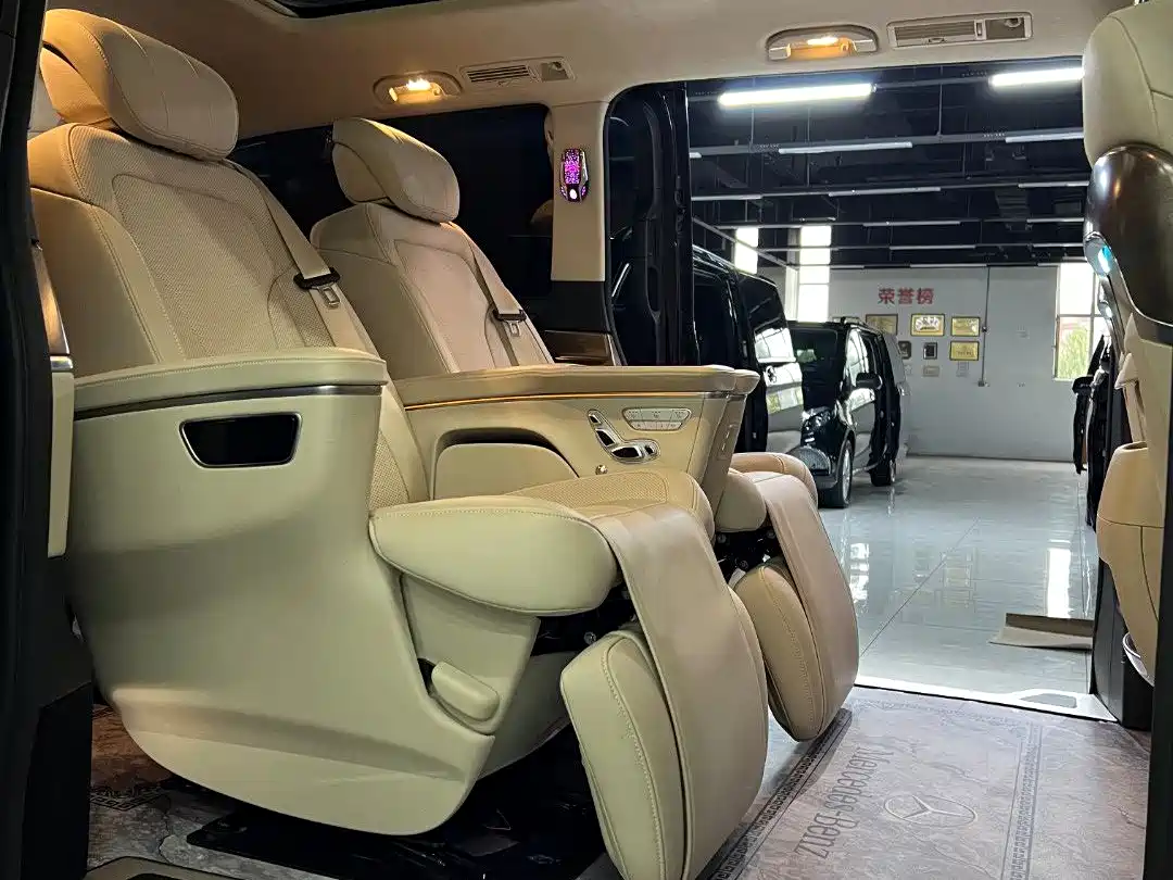Mercedes-Benz V-Class 2022 V 260 L Long Wheelbase Luxury Edition фото 11