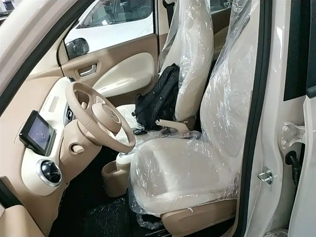 Wuling Motors Hongguang MINIEV 2026 2025 4-Door Advanced