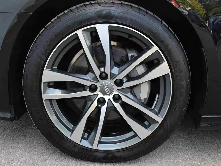 Audi A6L 2021 40 TFSI Luxury Sport фото 12