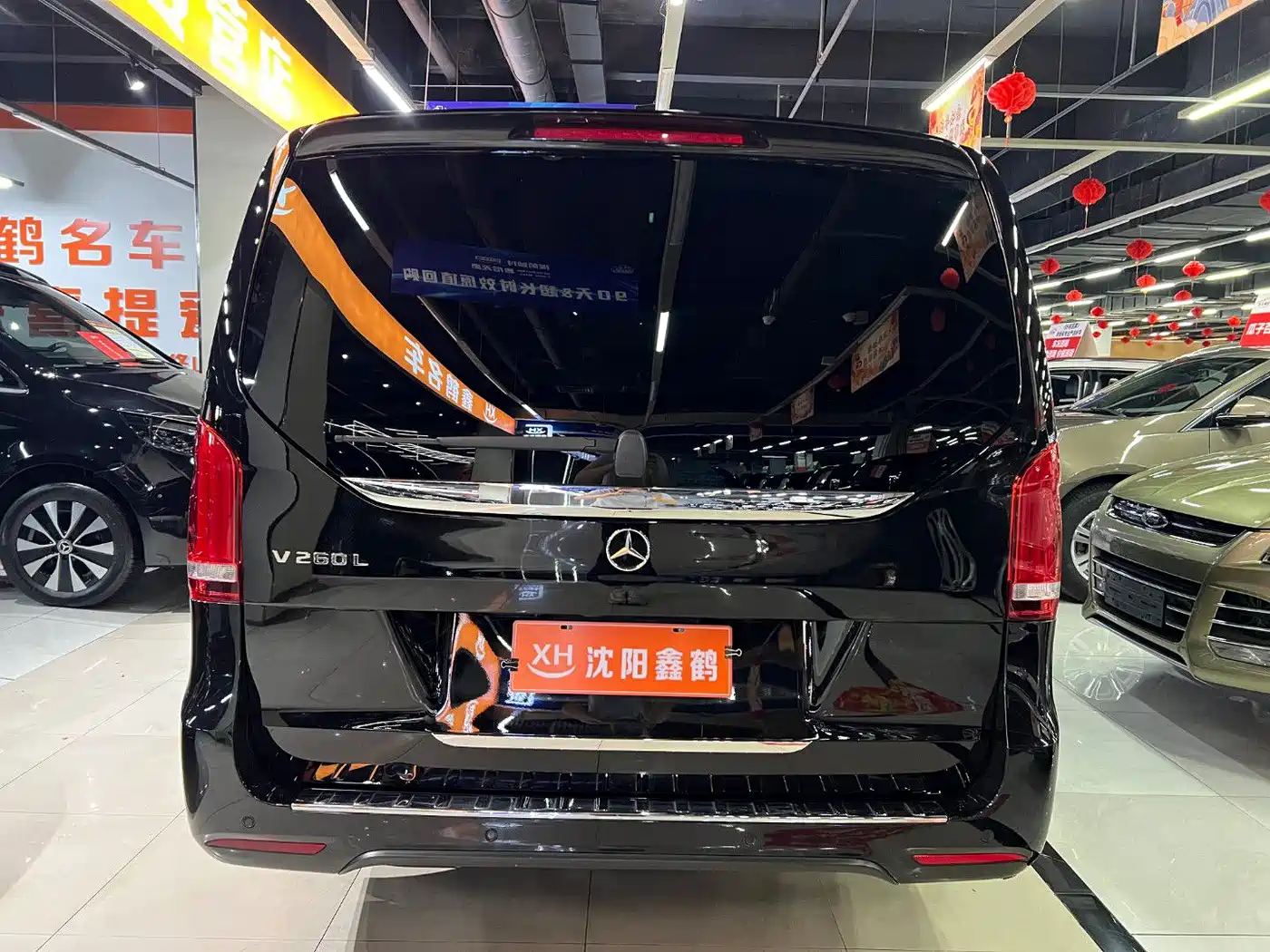 Mercedes-Benz V-Class 2022 V 260 L Long Wheelbase Luxury Edition фото 27