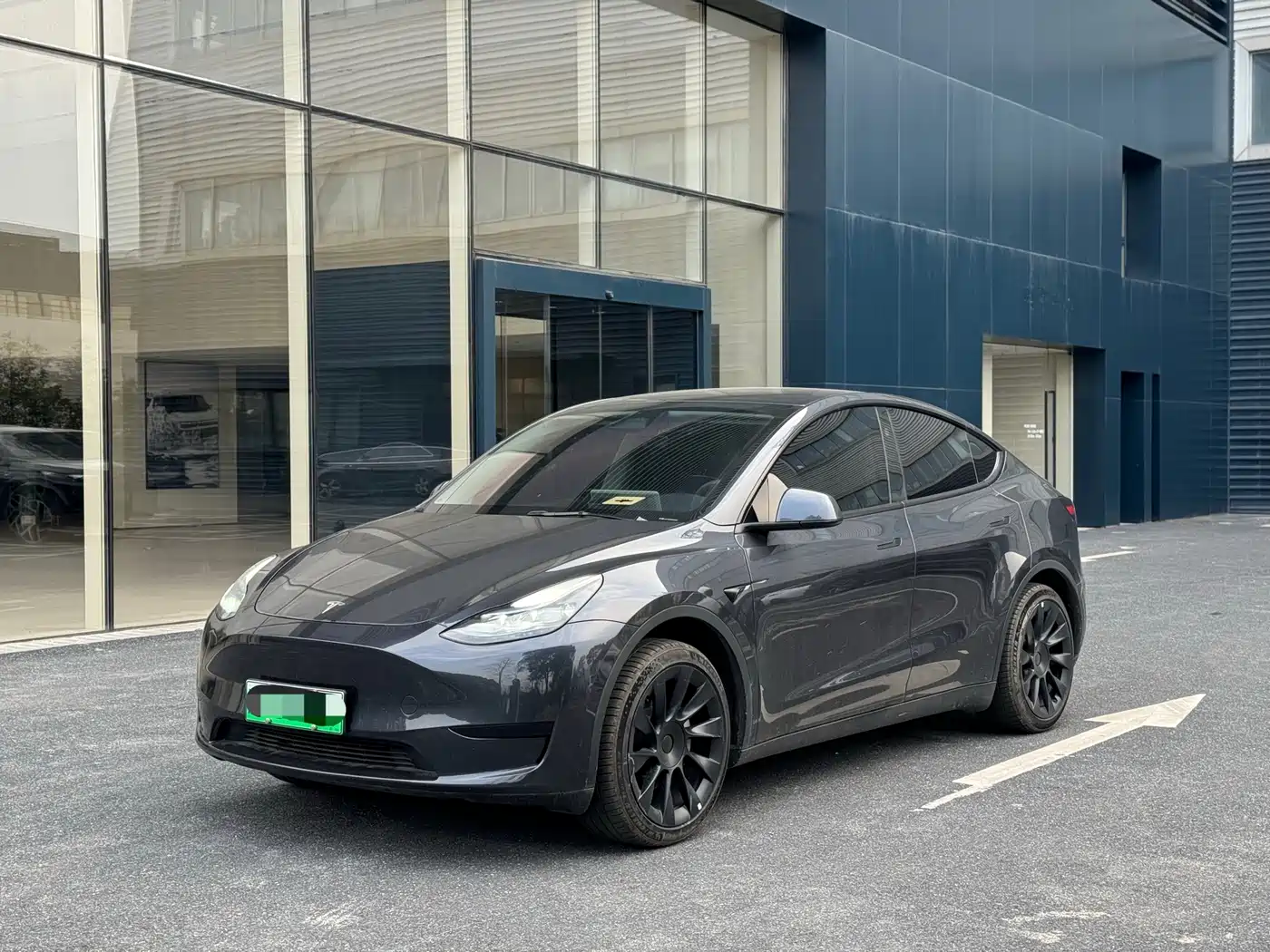 TESLA MODEL Y