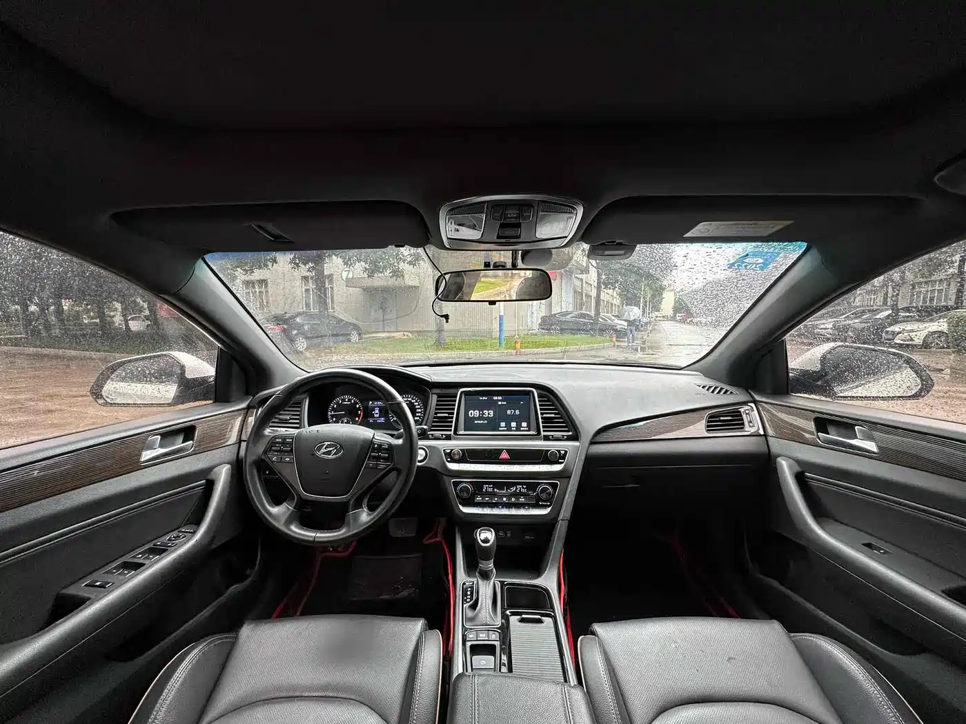 Photo 4 - Hyundai Sonata