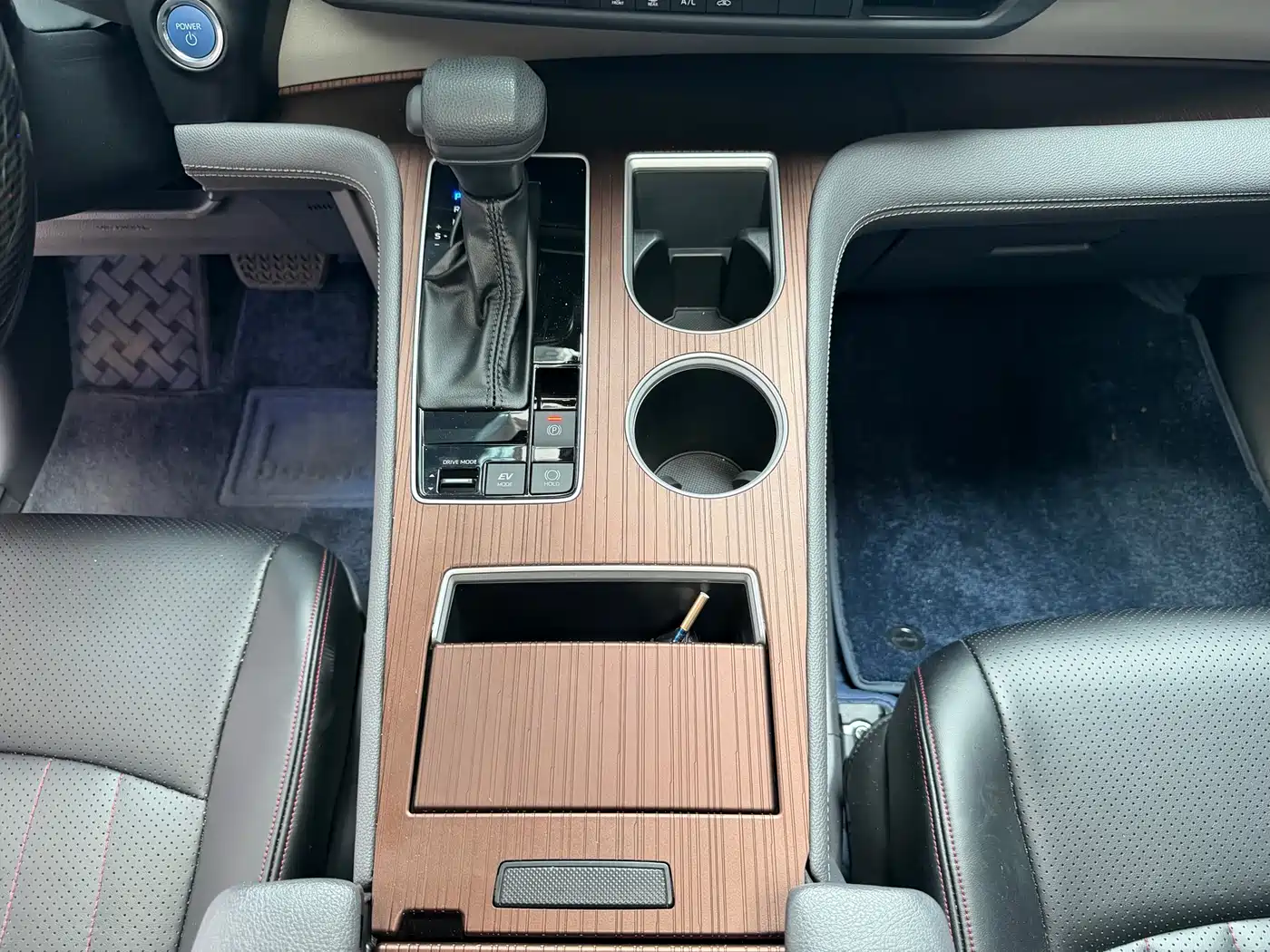 Toyota Sienna 2024 2.5L Hybrid Comfort Edition фото 10