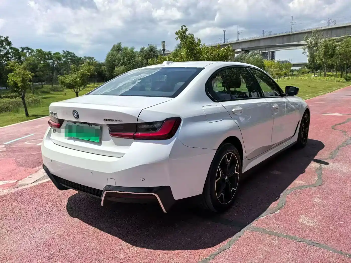 Фото 3 - BMW i3