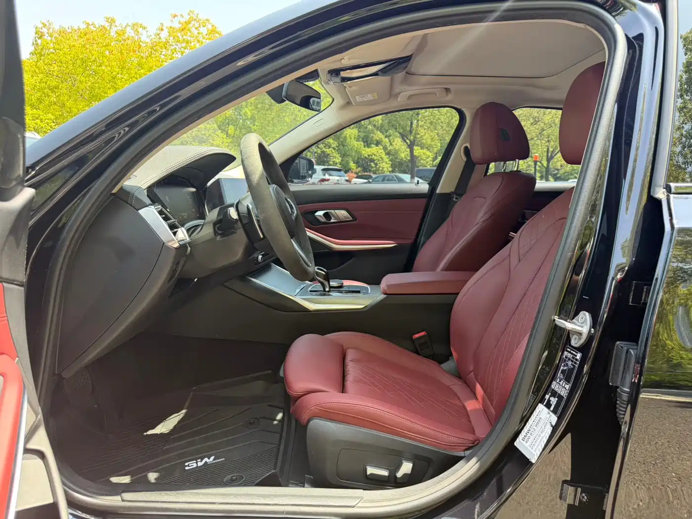 BMW 3 Series 2022 Facelift 330i M Sport Shadow Edition фото 9