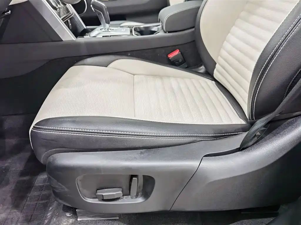 Land Rover Discovery Sport 2022 Model Facelift 249PS R-Dynamic S Performance Edition 5-seater фото 20