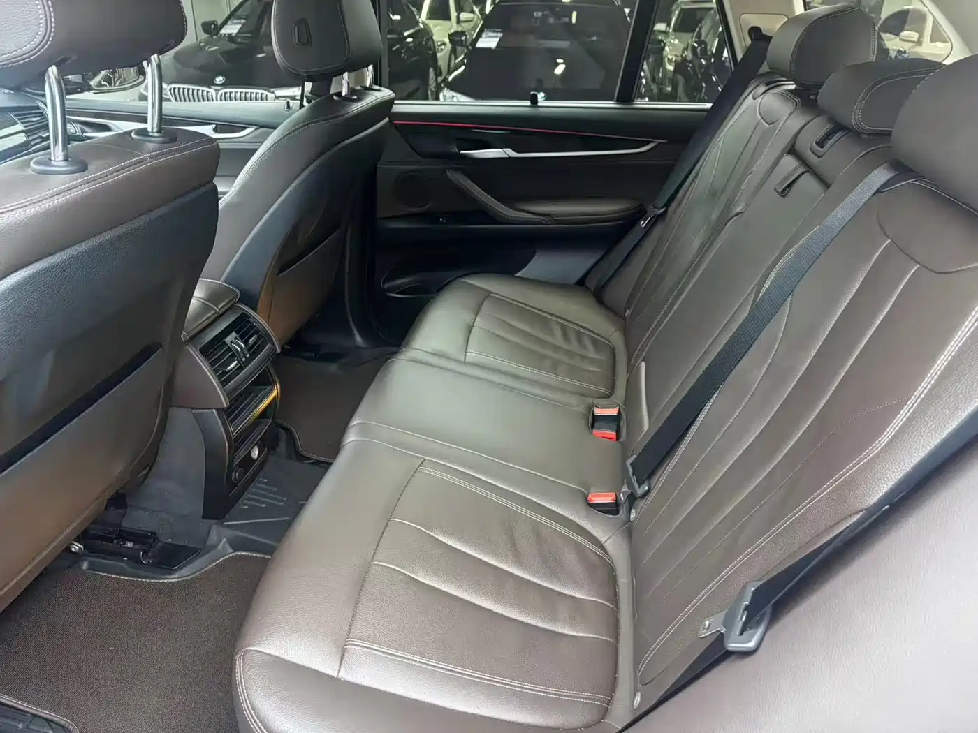 BMW X5 (Import) 2018 xDrive35i Elegant Model фото 8