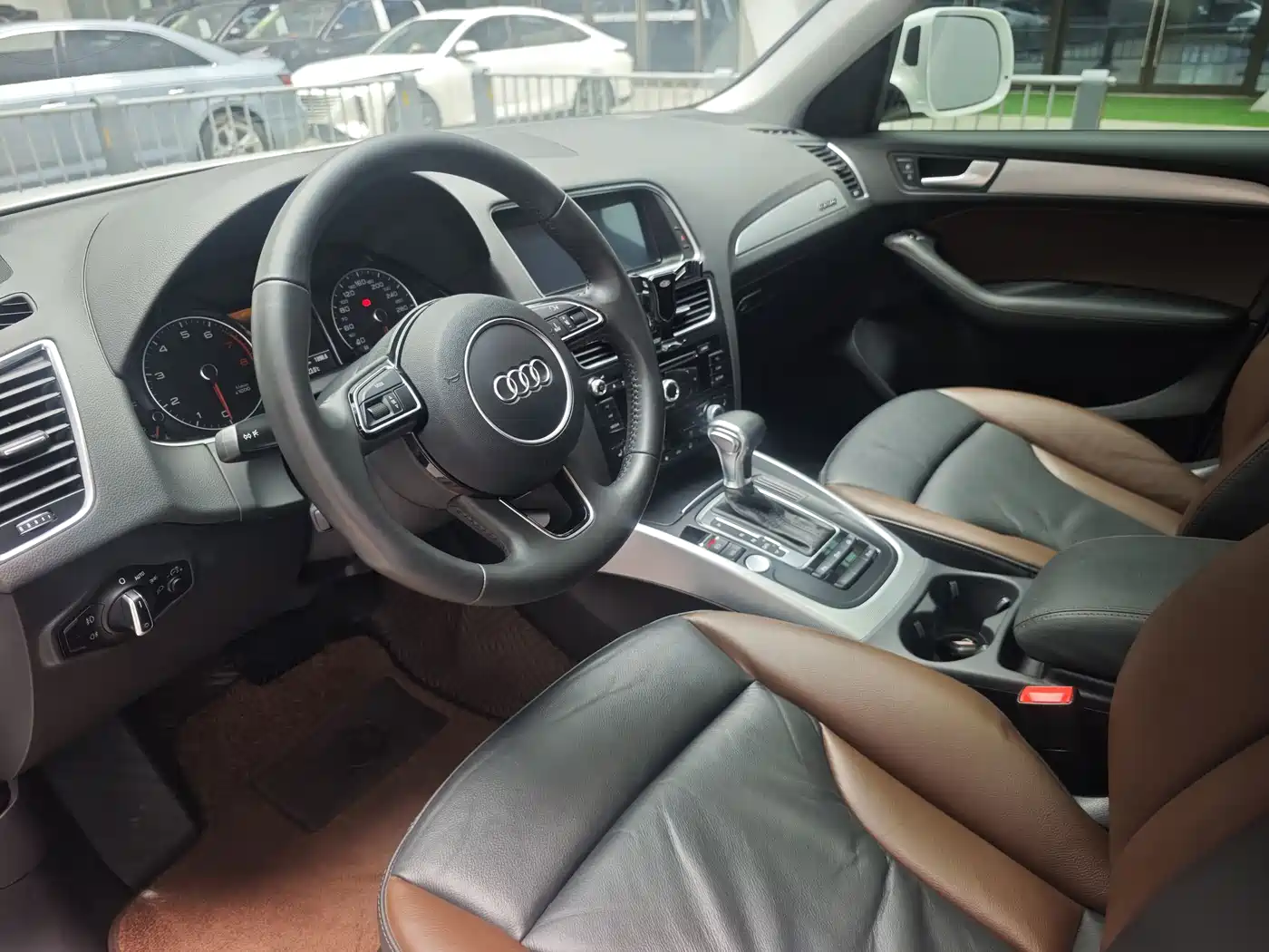 AUDI Q5