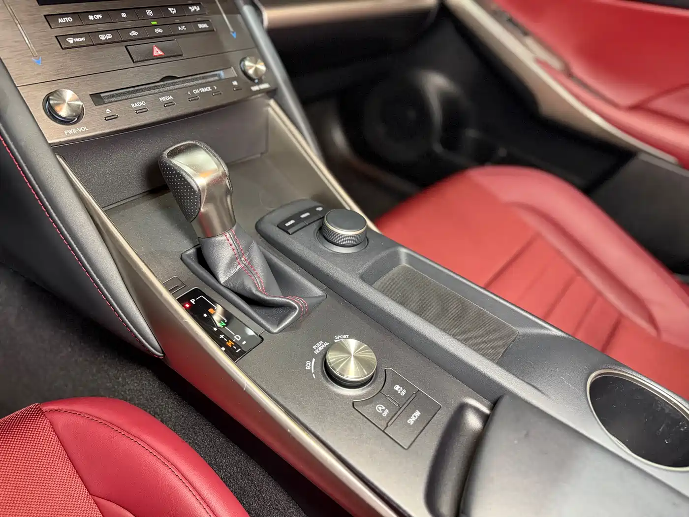Lexus IS 2017 300 F SPORT фото 13
