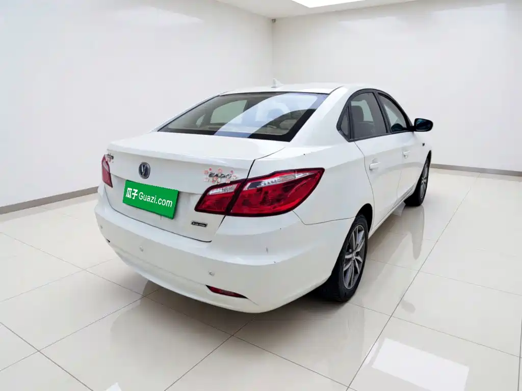 Фото 6 - Changan Eado