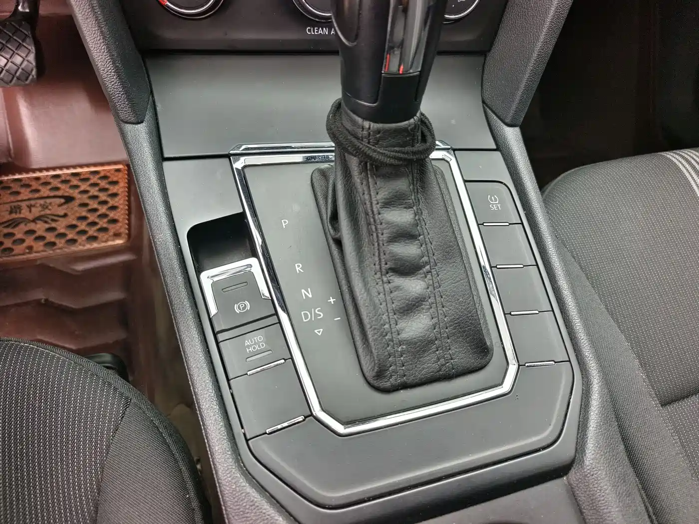 Volkswagen Lamando 2015 230TSI DSG Style фото 10