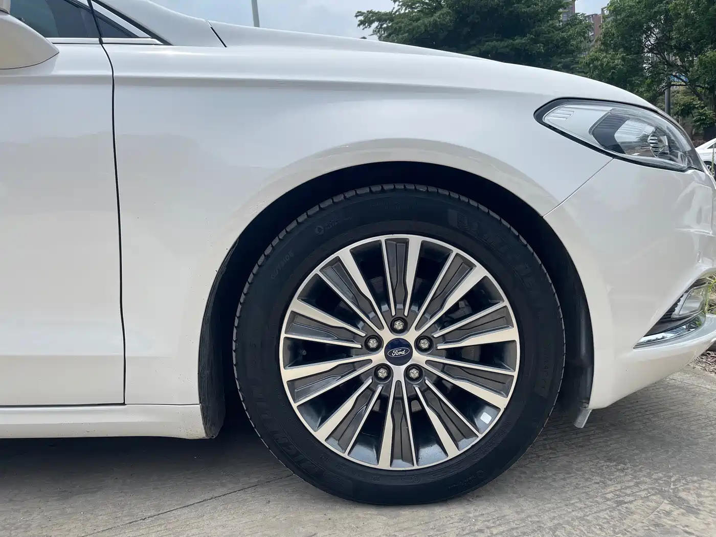 FORD MONDEO
