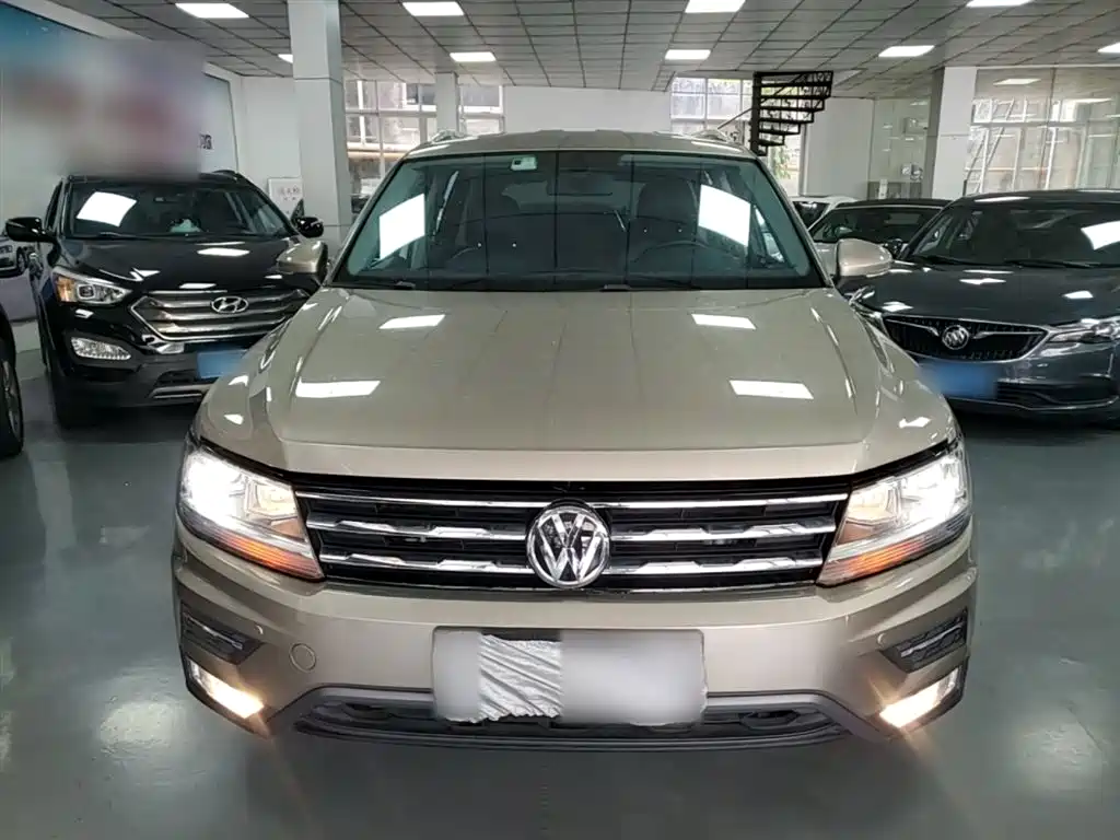 Volkswagen Tiguan L 2017 330TSI Automatic 2WD Comfort Edition фото 3