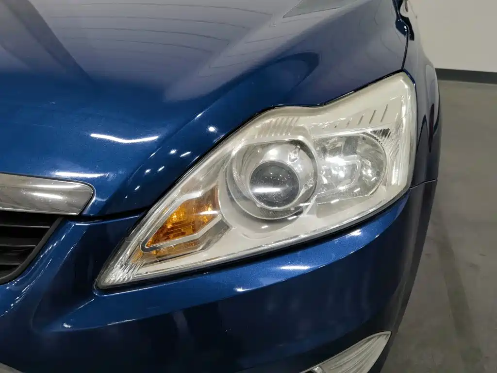 Фото 7 - Ford Focus