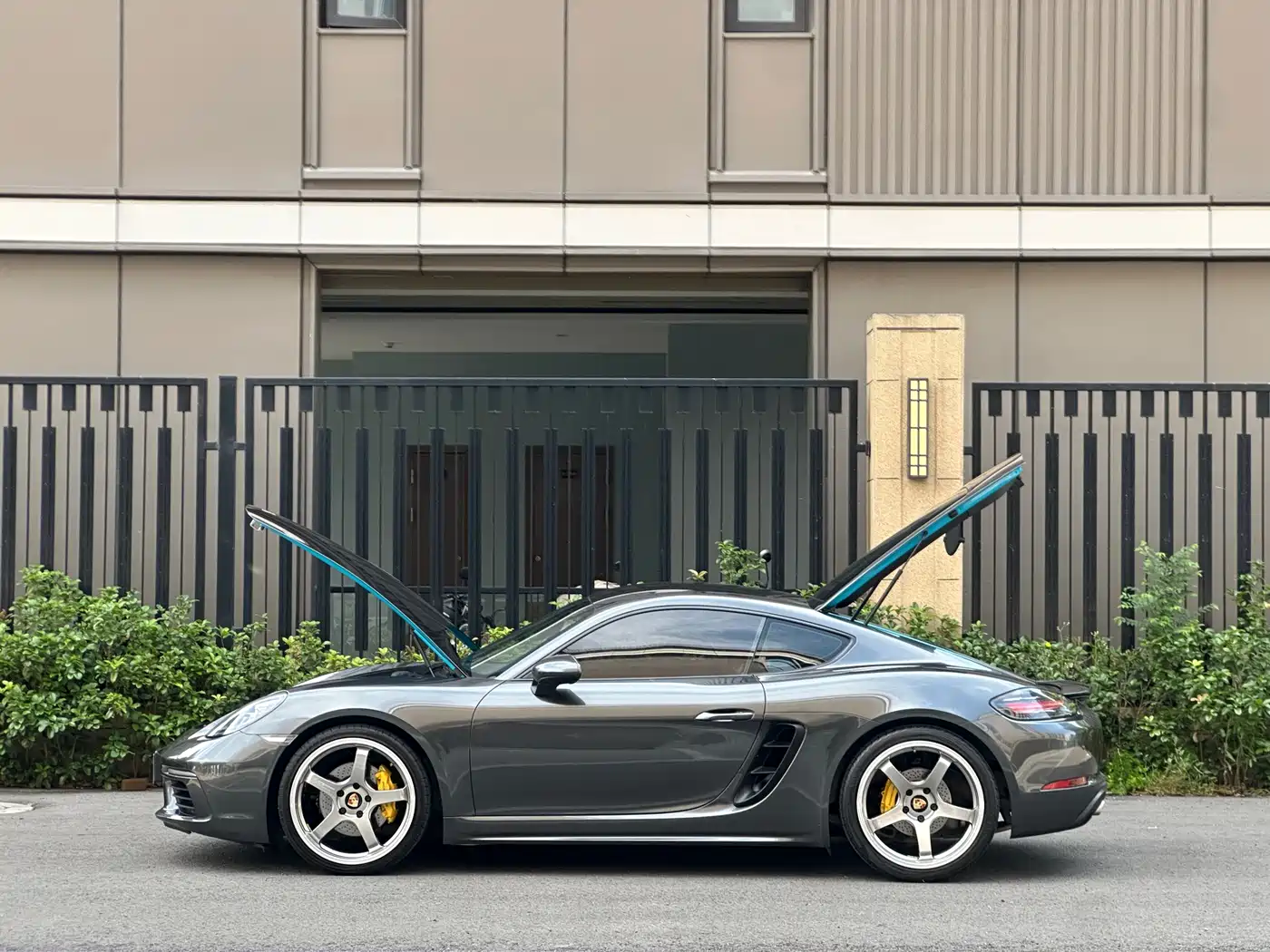 Porsche 718 2018 Cayman 2.0T фото 12