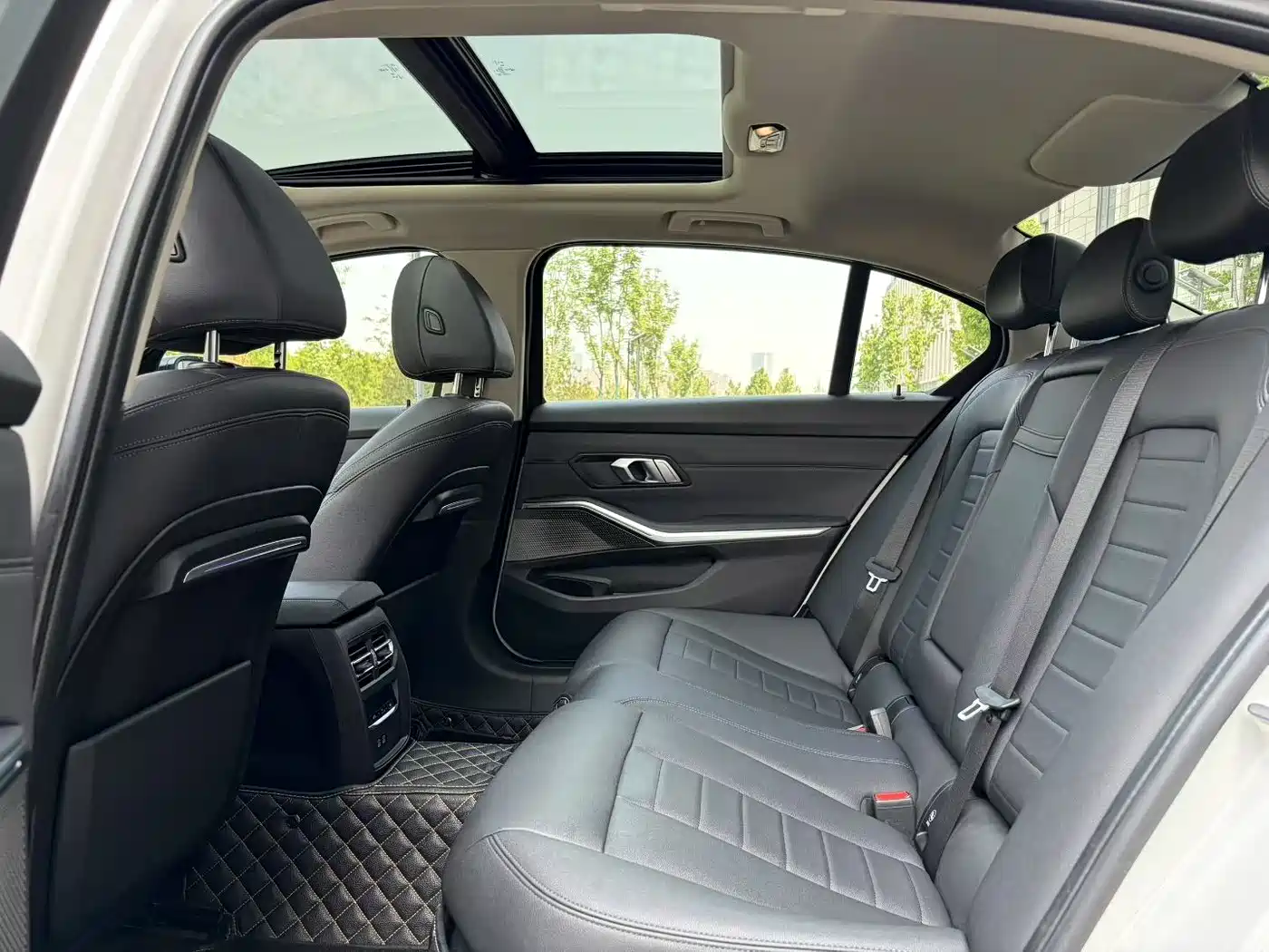 BMW 3 Series 2020 325Li M Sport Package фото 8