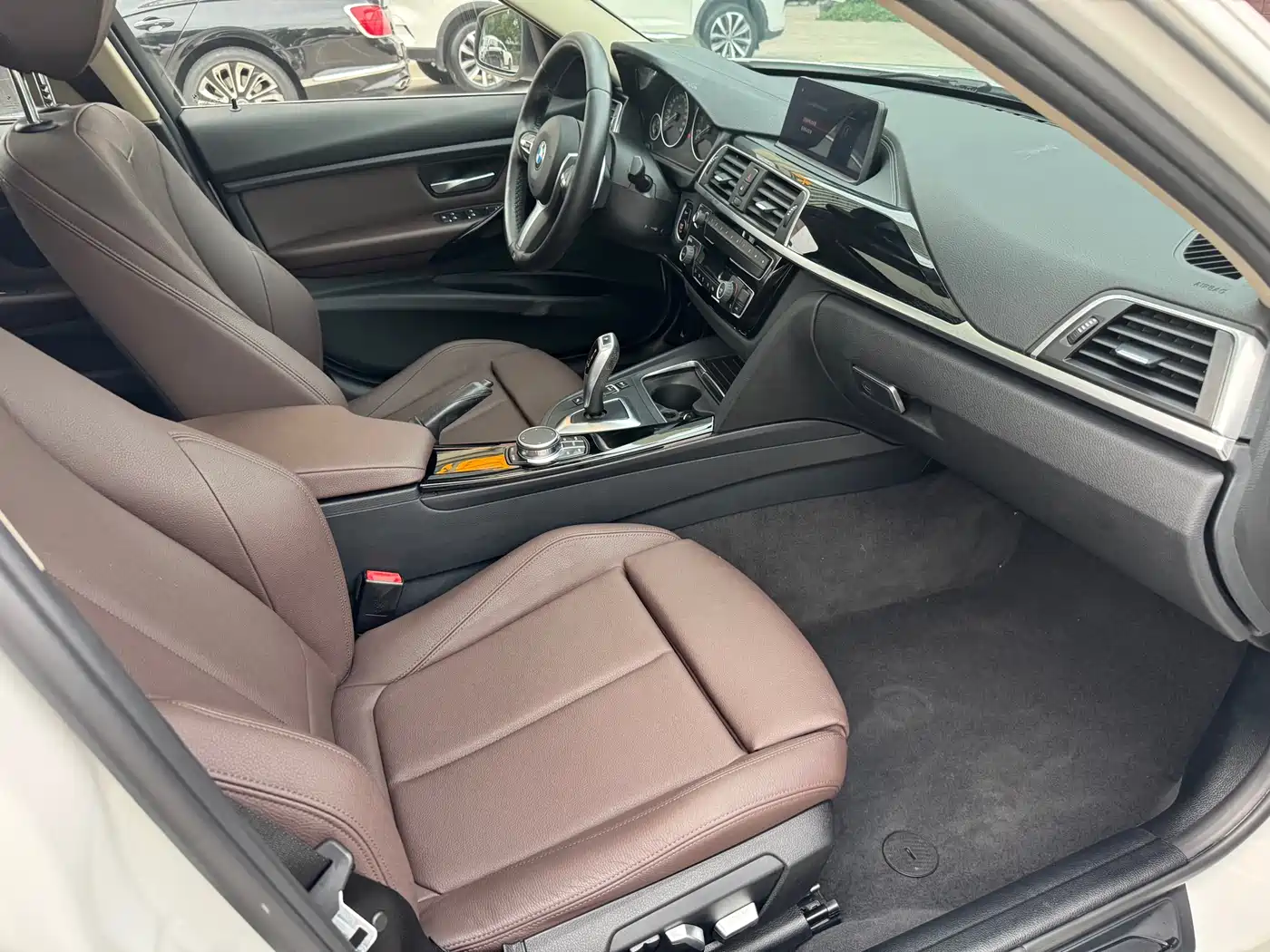 BMW 3 Series 2018 320Li Fashion Style фото 15