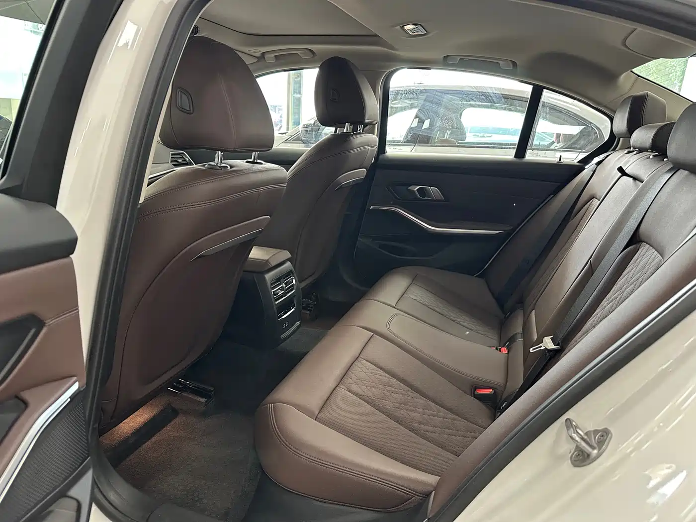 BMW 3 Series 2024 325i M Sport Package фото 8