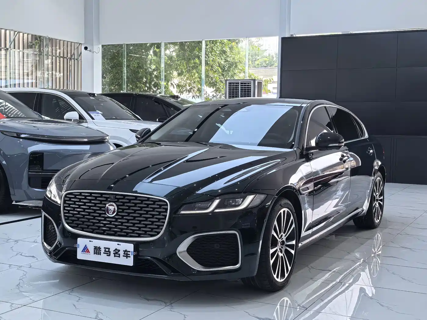 Jaguar XFL 2025 2025 2.0T P250 FWD Luxury Edition