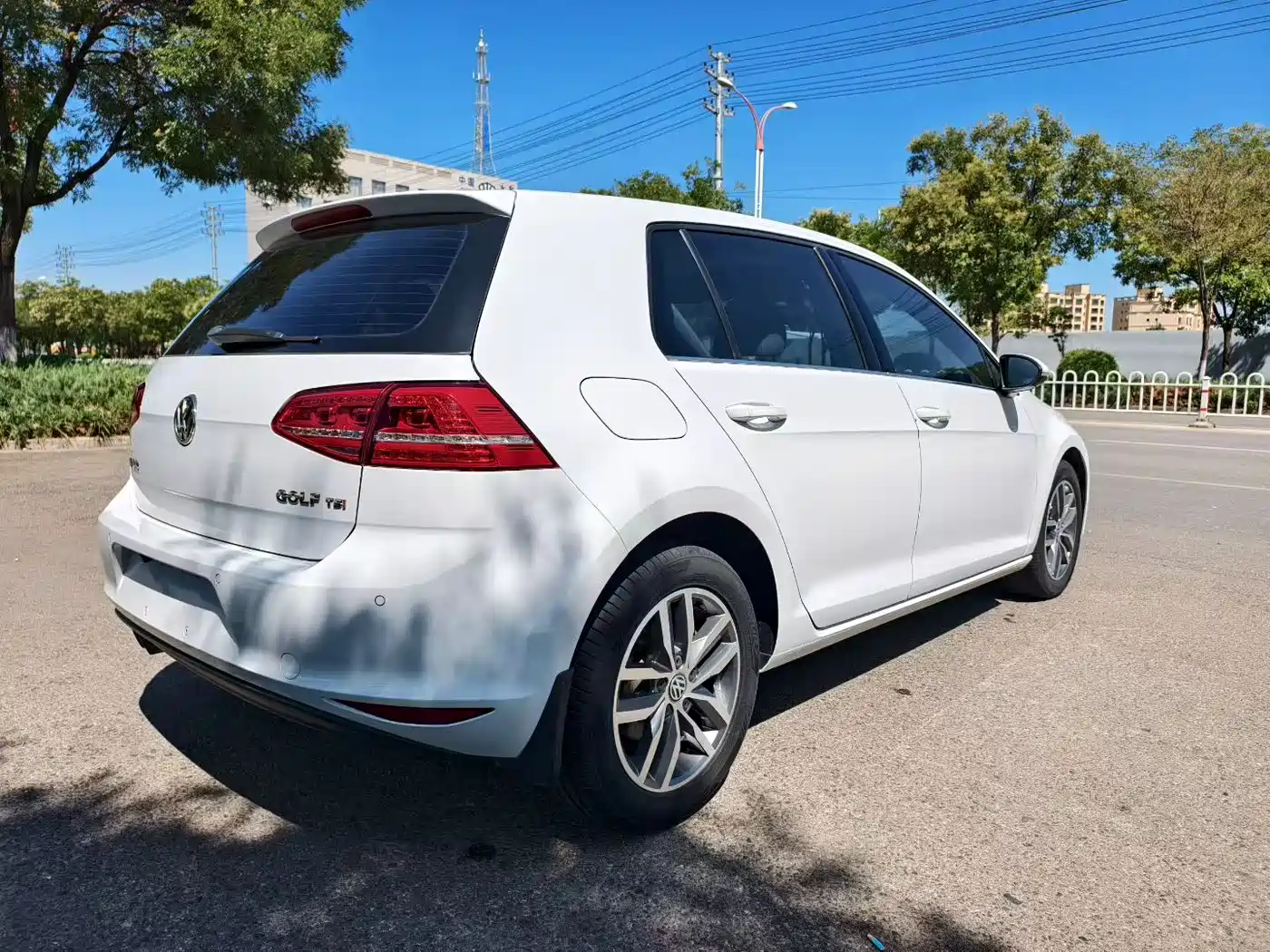 Volkswagen Golf 2016 230TSI Automatic Luxury фото 4