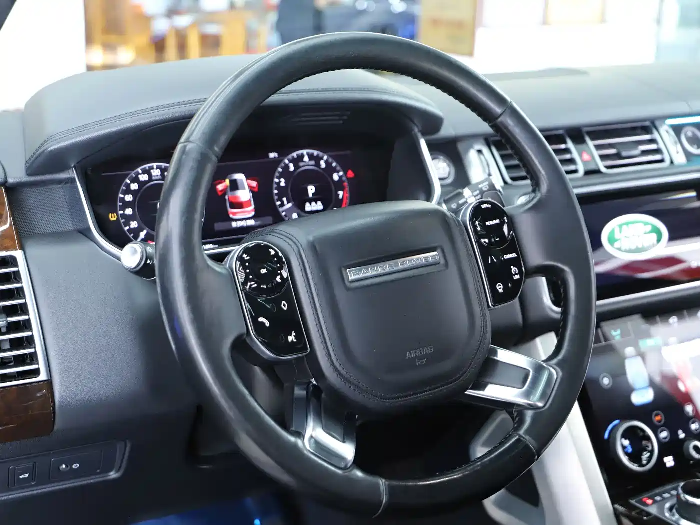 Land Rover Range Rover 2020 3.0 L6 Heritage Extended Edition фото 7