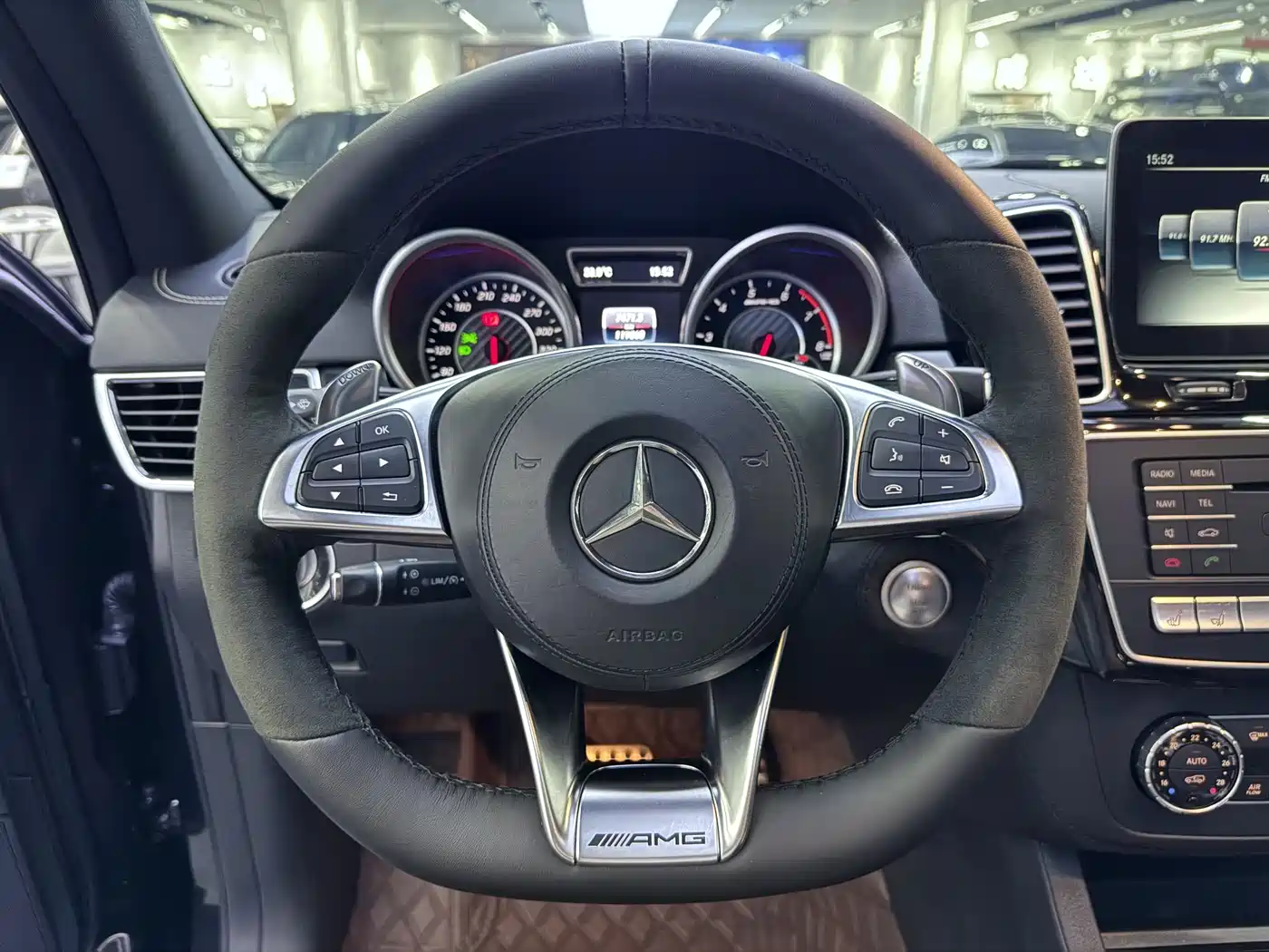 Mercedes-Benz GLS AMG 2016 AMG GLS 63 4MATIC фото 19
