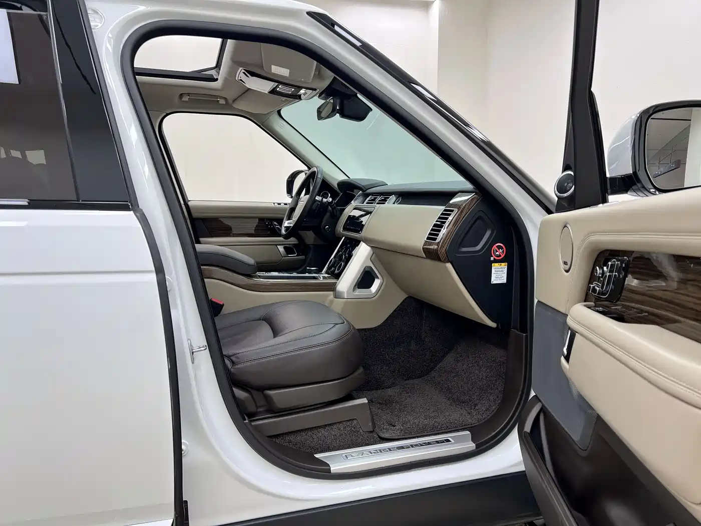 Land Rover Range Rover 2018 3.0 SC V6 Vogue Heritage Extended Edition фото 17