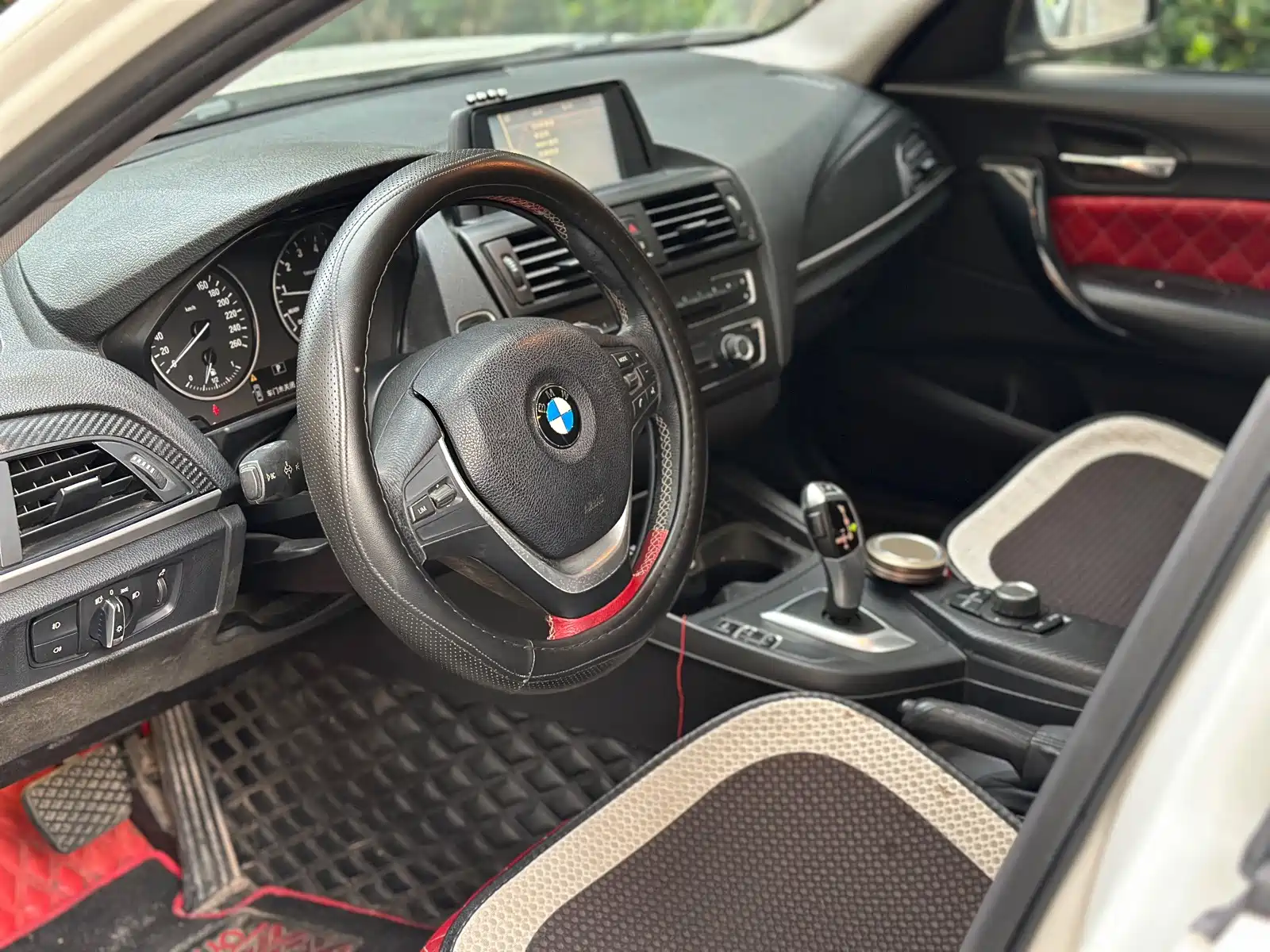 Photo 7 - BMW 1 Series (Import)