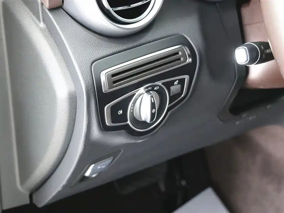 Mercedes-Benz GLC 2019 Model GLC 200 L 4MATIC фото 13