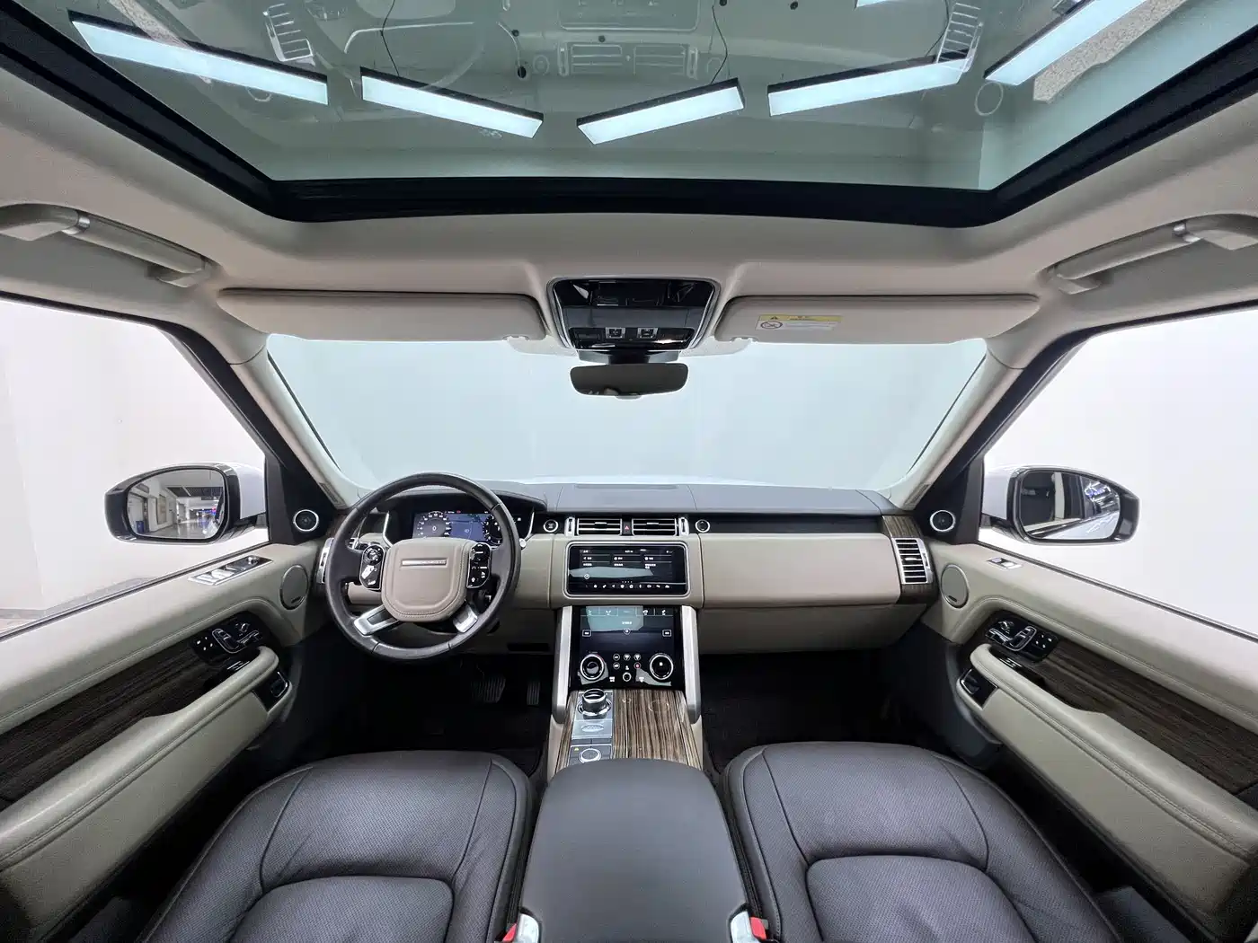 Land Rover Range Rover 2018 3.0 SC V6 Vogue Heritage Extended Edition фото 9
