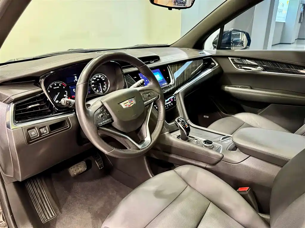 Cadillac XT6 2022 2.0T 6-Seater 4WD Luxury Edition фото 28