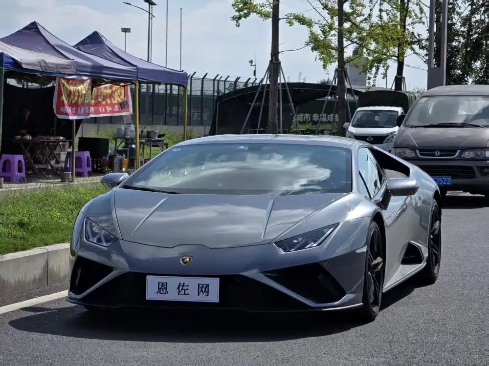 LAMBORGHINI HURACÁN