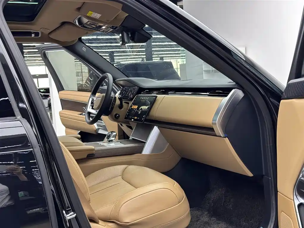 Land Rover Range Rover 2025 3.0 L6 400PS Flourishing Era Extended Wheelbase фото 8