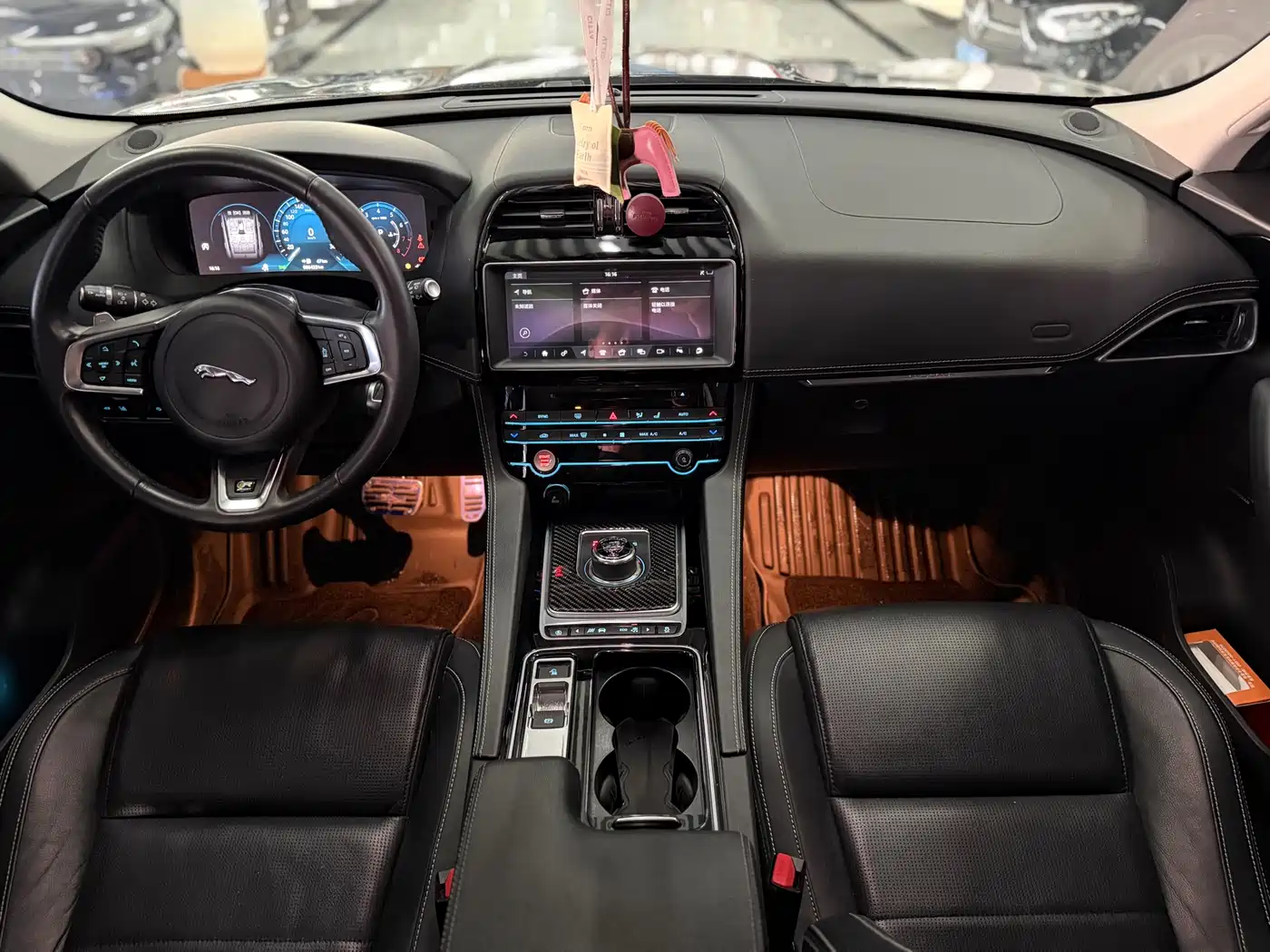 Jaguar F-PACE 2018 3.0 SC 4WD R-Sport Edition фото 5