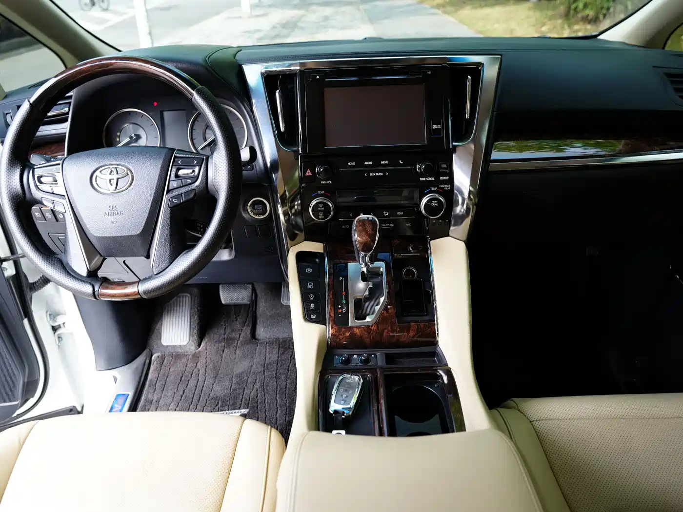 Toyota Alphard 2018 Facelift 3.5L Luxury Edition фото 6