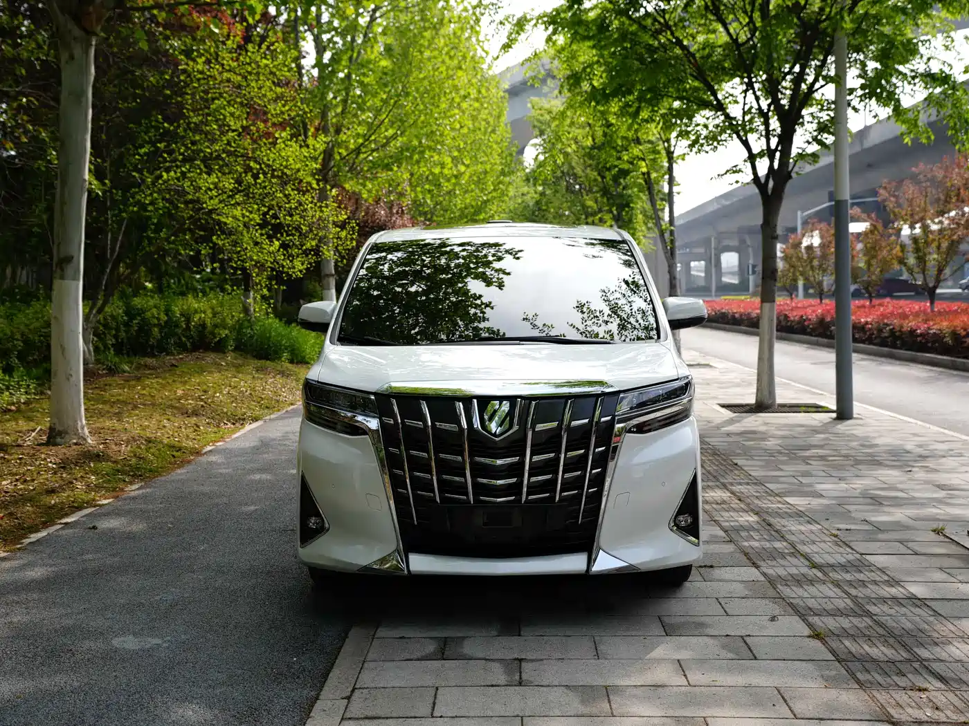 Toyota Alphard 2018 Facelift 3.5L Luxury Edition фото 2